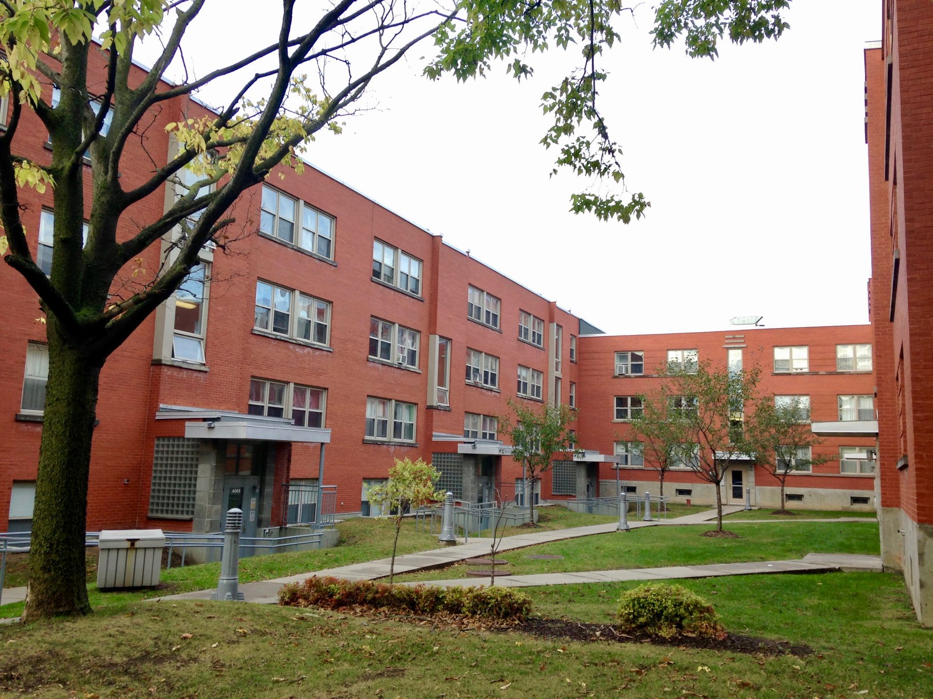 A four storey rid brick building.