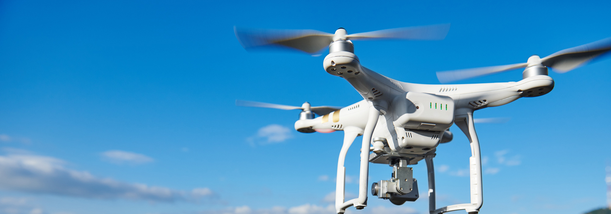 Drone-quadcopter-with-digital-camera-2