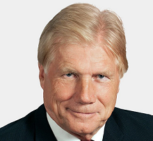 Photo: https://www.theglobeandmail.com/authors/lawrence-martin/