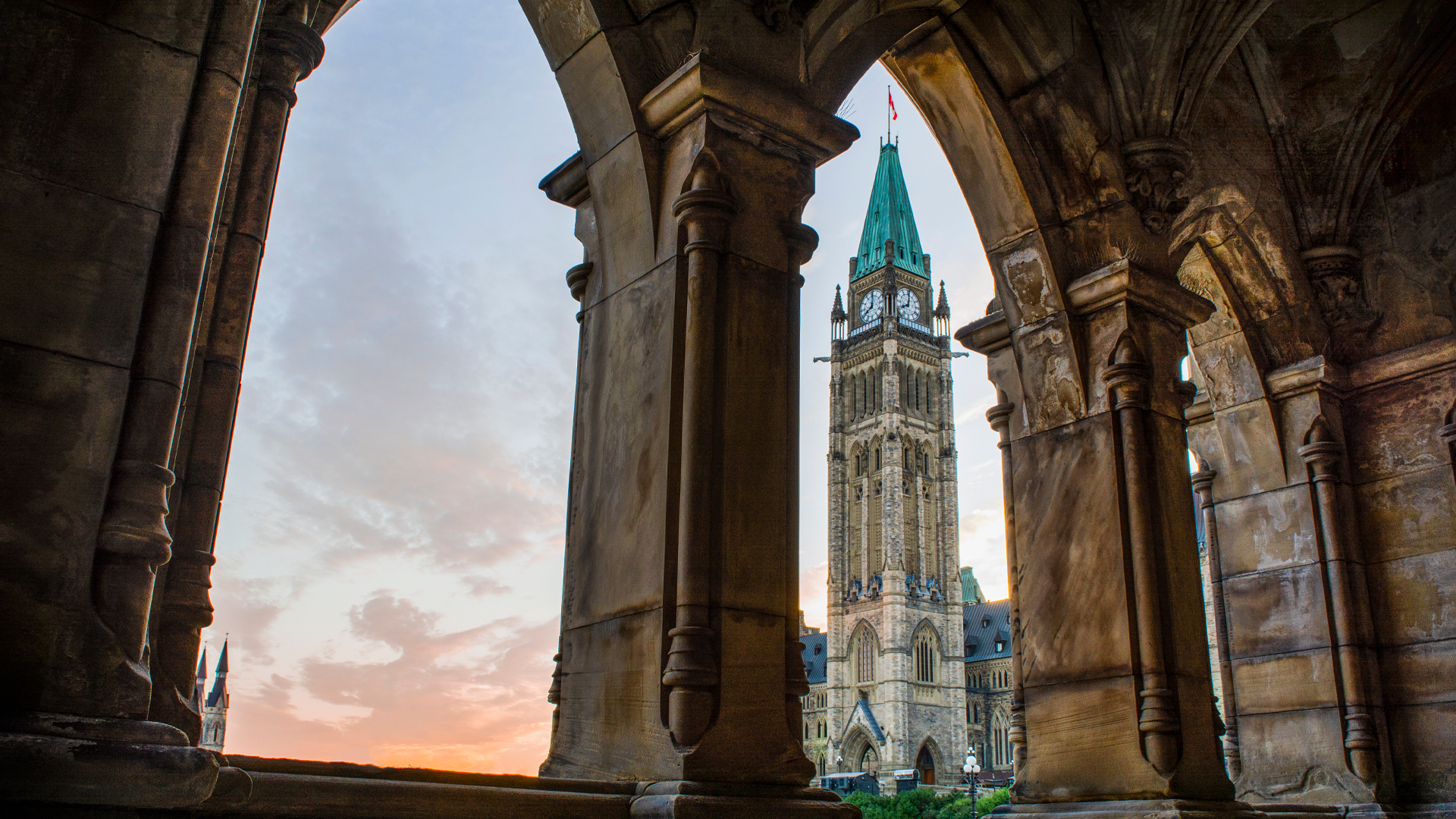 The-impact-of-COVID-19-on-Canadas-public-service-The-view-from-the-deputy-ministers-office