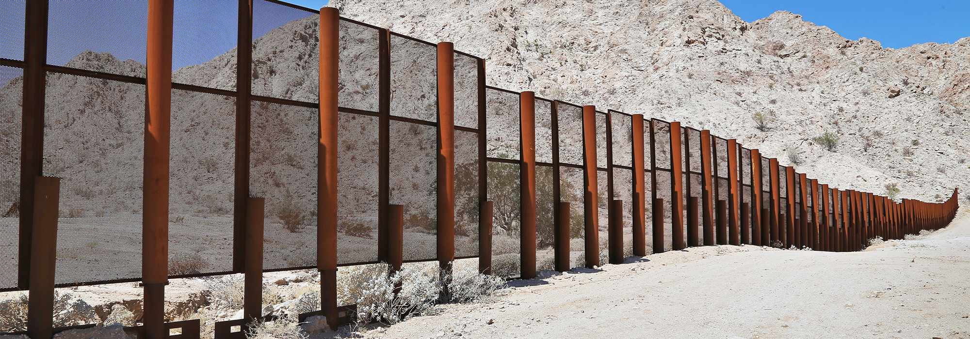 WordPress-Image-walled-border-us-mexico