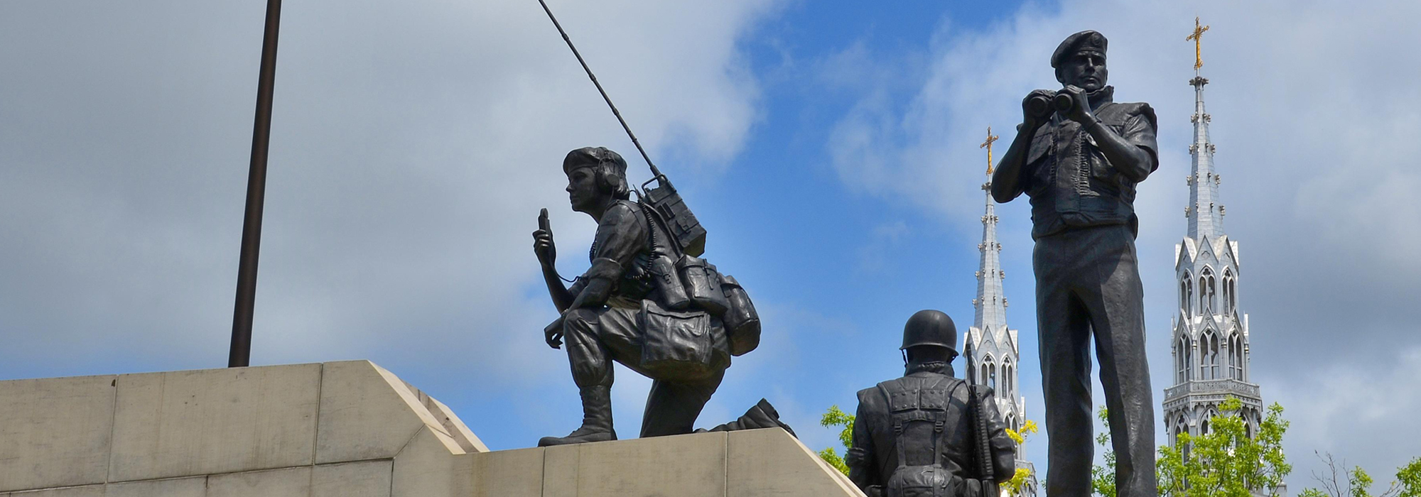 military-statues-3