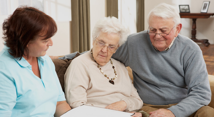 seniors-reading