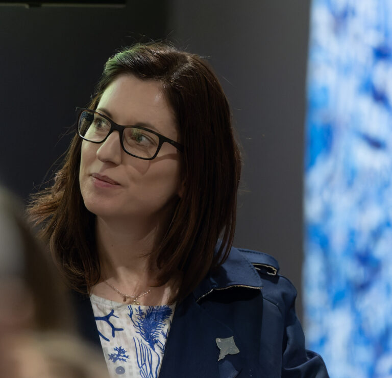 Headshot of Kelly Roebuck