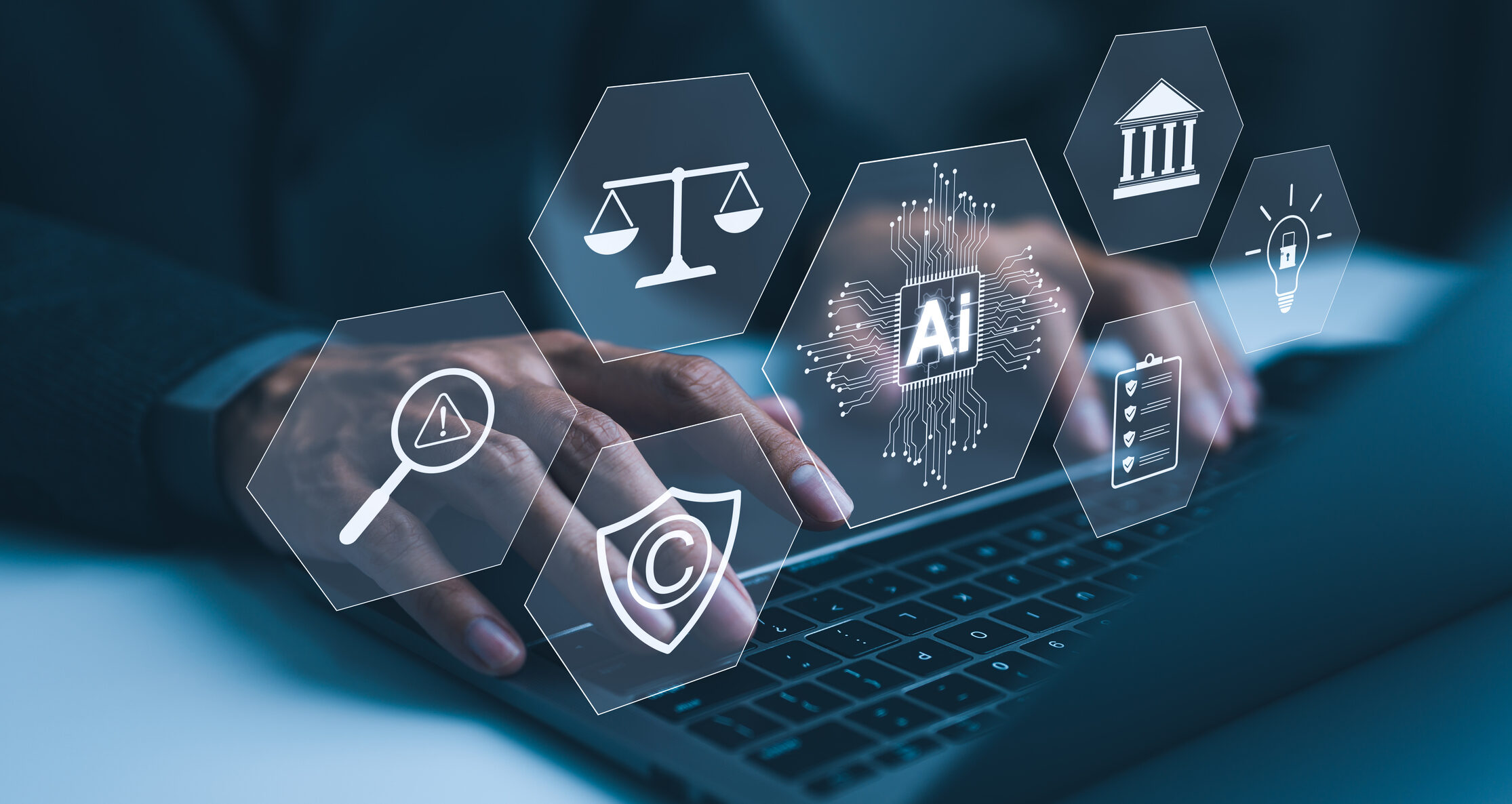 Des mains tapent sur un ordinateur portable, avec des icônes numériques représentant l’intelligence artificielle, les normes juridiques, l’éthique et la conformité réglementaire.
