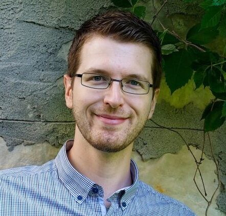 Headshot of Eric Van Rythoven.