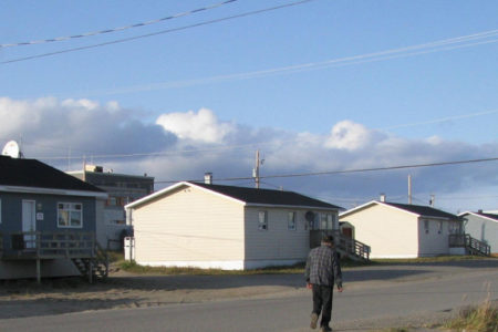 Image for Le référendum au Nunavik : un pas en arrière pour mieux avancer?