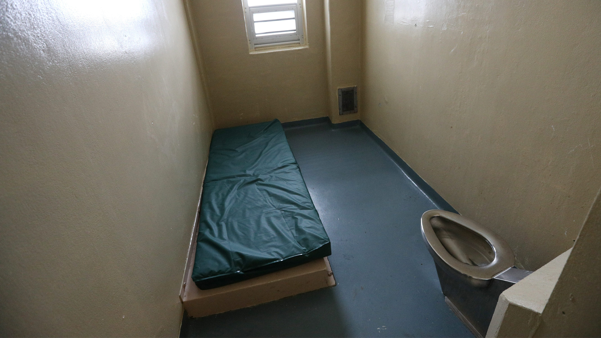 inside minimum security prison