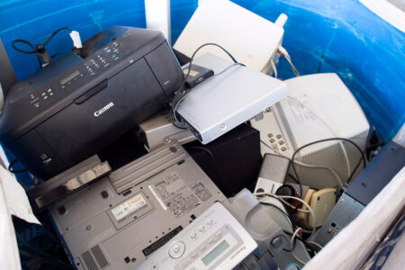 Image for Comment gérer nos montagnes de déchets électroniques