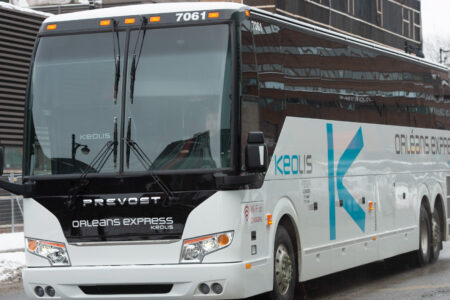Image for Follow the U.S. lead on inter-regional bus service